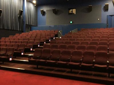 twin-cinema-freehold-for-sale-in-warwick-qld-2
