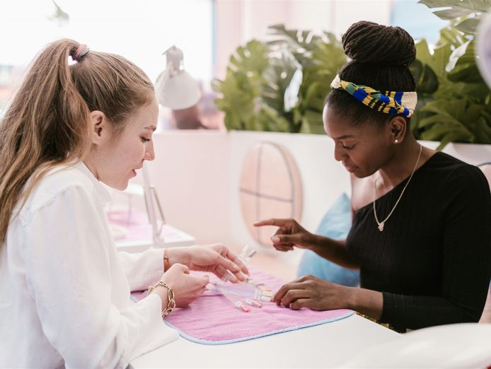 nail-salon-in-prime-location-with-loyal-clientele-4k-revenue-per-week-3