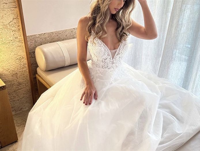designer-bridal-boutique-15-years-of-trading-271k-revenue-90k-profit-9