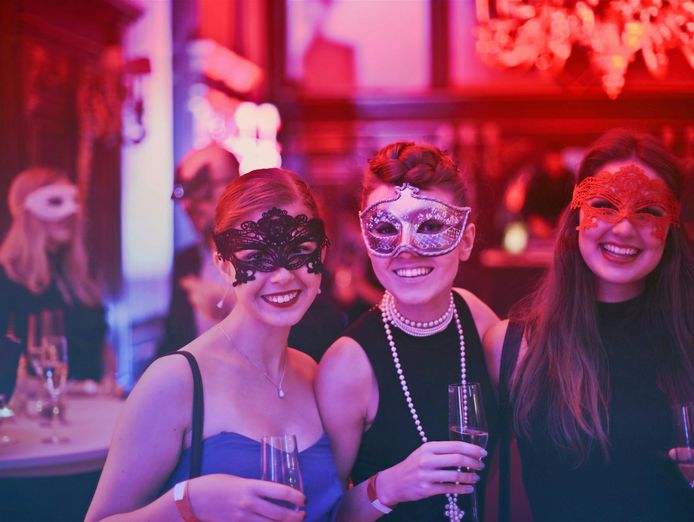 inner-city-event-venue-in-prime-brisbane-location-697k-revenue-0