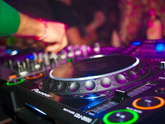 inner-city-event-venue-in-prime-brisbane-location-697k-revenue-8