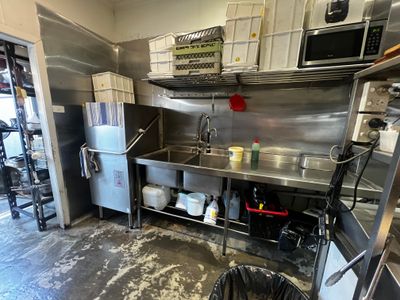melbourne-cafe-with-10-years-of-success-is-now-for-sale-in-moorabbin-6