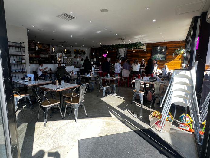 melbourne-cafe-with-10-years-of-success-is-now-for-sale-in-moorabbin-8