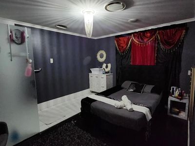 premium-established-gentlemans-club-fully-operational-confidential-sale-3