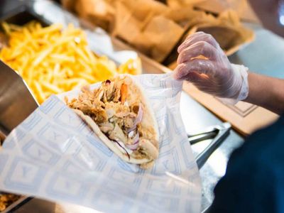 the-yiros-shop-franchise-opportunity-in-nerang-biggest-greek-fast-food-brand-3