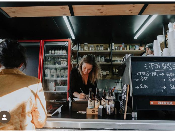 unique-cafe-opportunity-in-booming-mayfield-perry-the-feeder-food-truck-for-sale-3