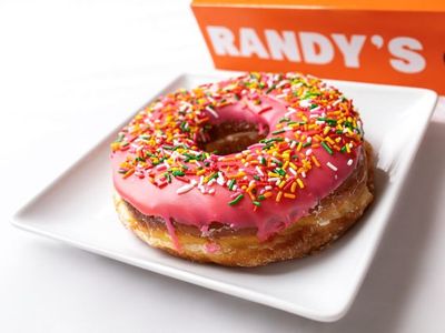 master-opportunity-randys-donuts-bringing-sweet-doughnut-history-to-australia-0