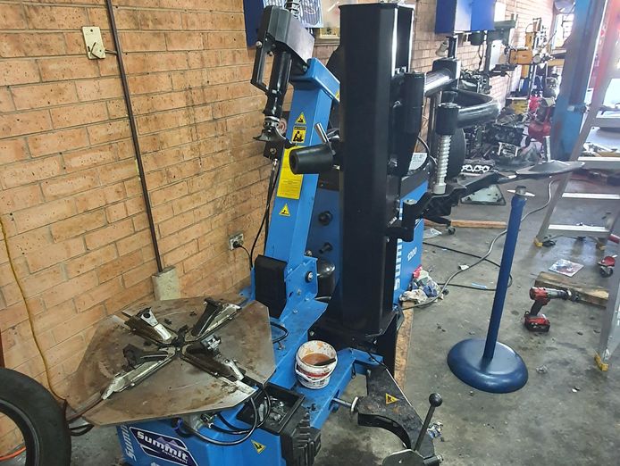 mechanic-workshop-for-sale-4