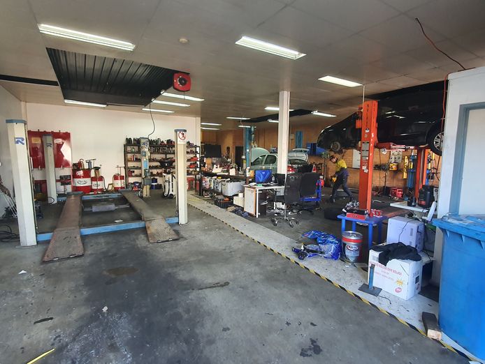 mechanic-workshop-for-sale-1