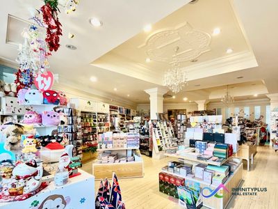 unique-stationery-gift-shop-with-famous-brands-of-authorisation-at-the-centre-5