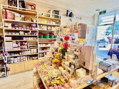 unique-stationery-gift-shop-with-famous-brands-of-authorisation-at-the-centre-4