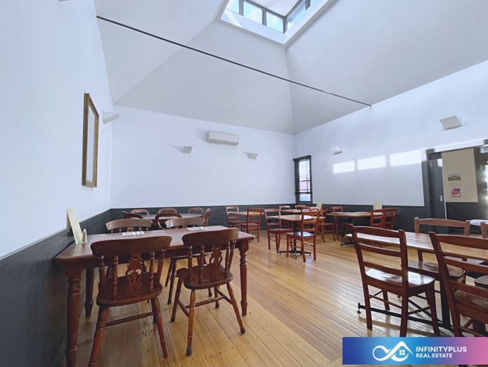 the-busiest-restaurant-in-the-centre-of-huonville-12-years-history-for-sale-4