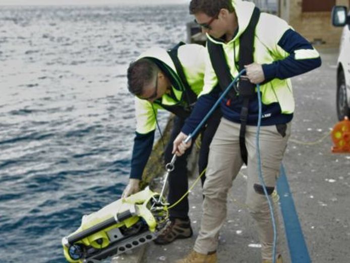 seeking-capital-strategic-acquisition-partnerships-underwater-drone-company-1