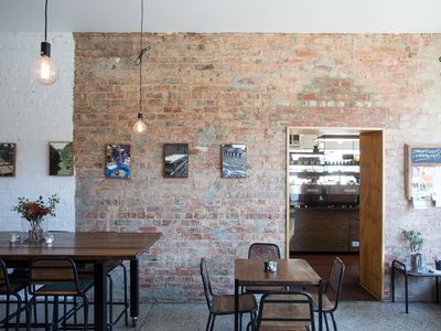 prime-corner-cafe-hospitality-venue-opportunity-1