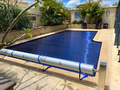 great-earnings-fabulous-lifestyle-established-mobile-pool-shop-service-3