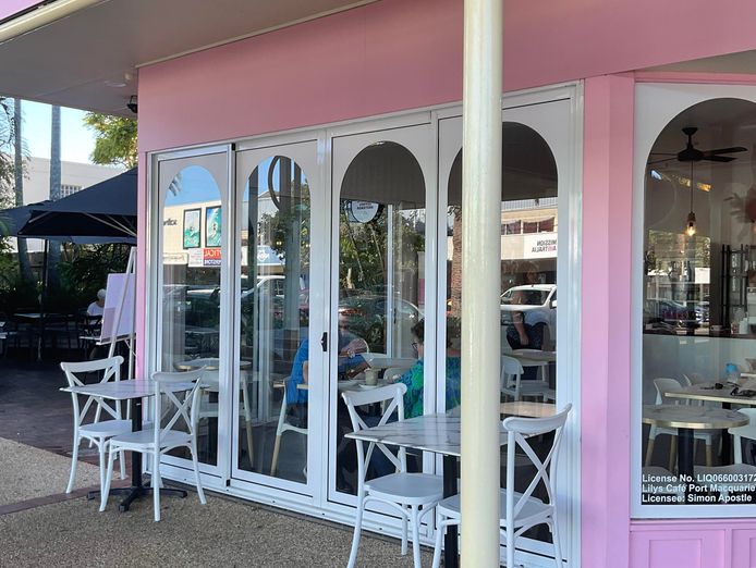 busy-cafe-horton-st-port-macquarie-0