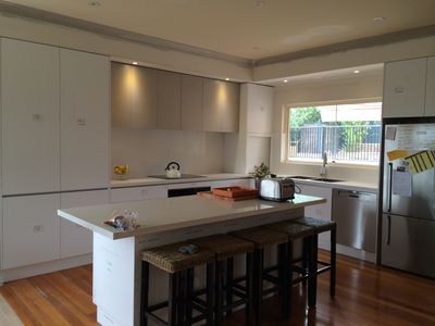reputation-stone-manufacturing-specialising-in-benchtops-and-splashbacks-7