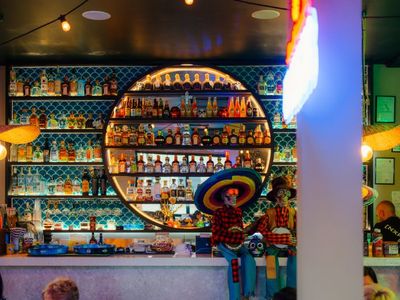 from-tacos-to-tequila-own-a-hecho-en-mexico-franchise-today-9