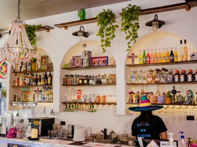 from-tacos-to-tequila-own-a-hecho-en-mexico-franchise-today-1