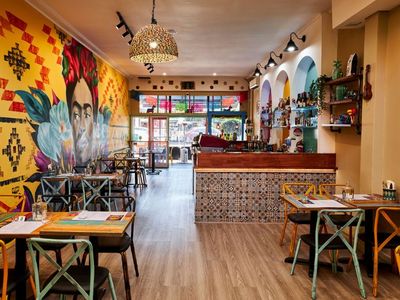 from-tacos-to-tequila-own-a-hecho-en-mexico-franchise-today-3