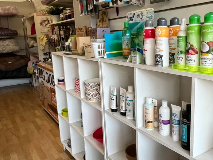 dog-grooming-salon-and-pet-retail-store-1
