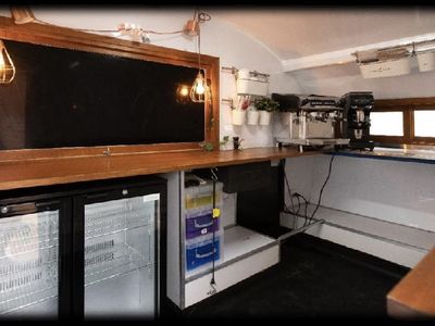 mobile-caravan-cafe-and-bar-3