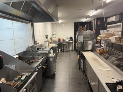 chattel-sell-fully-under-management-burger-shop-west-close-cbd-ref-1213-1