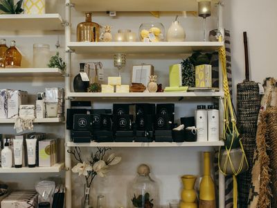 well-established-homeware-giftware-shop-wealthy-bayside-area-ref-1982-0
