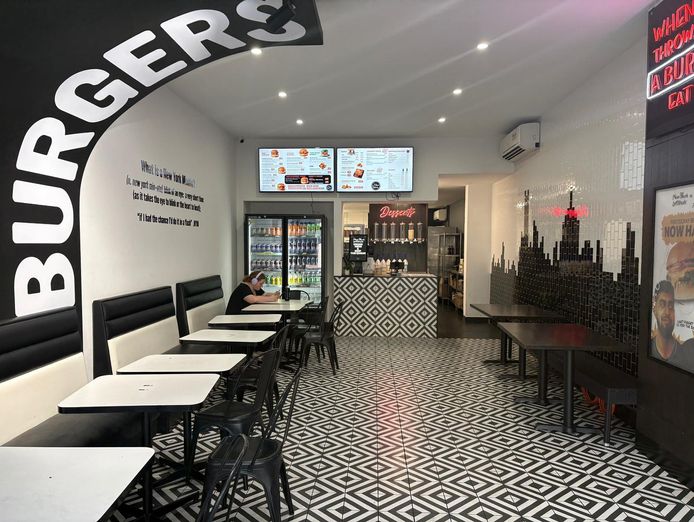 chattel-sell-fully-under-management-burger-shop-west-close-cbd-ref-1213-2