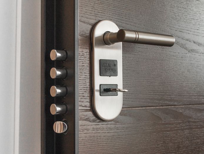 long-established-specialised-hardware-wholesale-and-retail-business-ref-1253-0