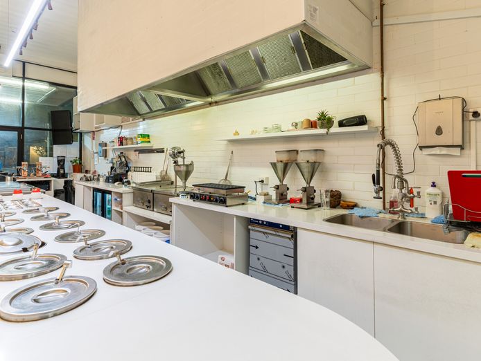 price-reduced-chattel-sale-cafe-and-takeaway-wealthy-bayside-ref-1552-1