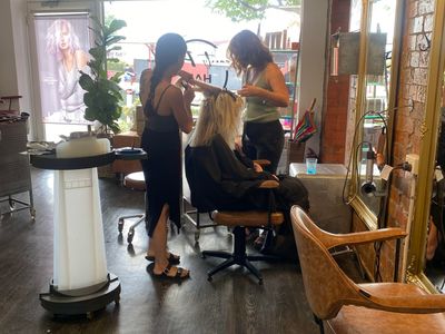 hair-salon-with-staff-for-sale-4