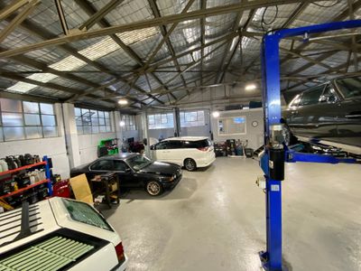 fully-equipped-light-vehicle-workshop-for-sale-2