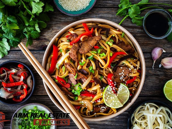 coburg-noodle-bar-located-in-shopping-village-near-supermarket-ample-of-parking-0