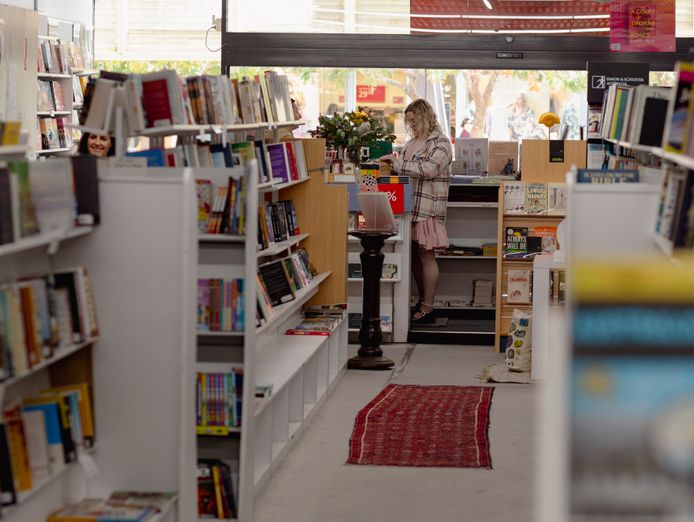 collins-booksellers-mildura-established-business-for-sale-9