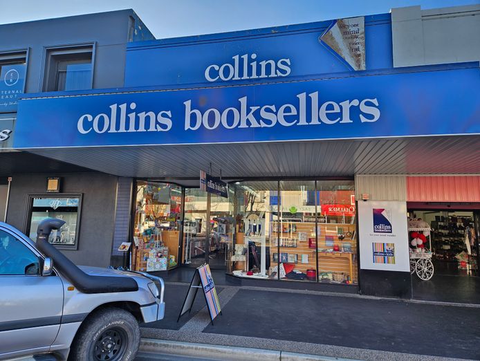 collins-booksellers-sale-established-business-for-sale-0