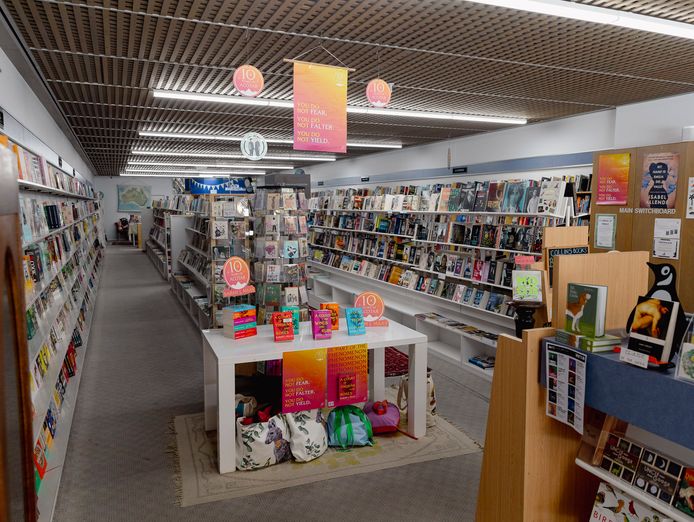 collins-booksellers-mildura-established-business-for-sale-2