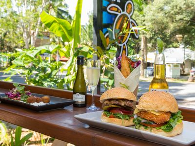 ocean-safari-safari-lodge-turtle-rock-cafe-accommodation-tourism-business-7