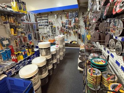 collinsville-hardware-a-rare-opportunity-in-australias-economic-engine-room-7