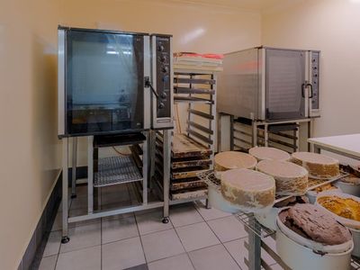 cakes-on-carthew-lifestyle-friendly-business-with-freehold-bakery-and-residence-7