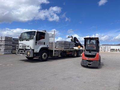 mobile-townsville-pallet-collection-delivery-299-000-wiwo-2