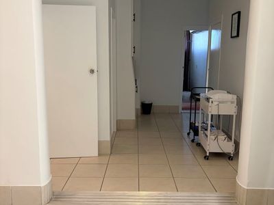 skin-beauty-clinic-in-an-established-health-wellness-hub-5