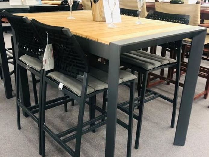 living-on-the-outside-independent-out-door-furniture-store-2