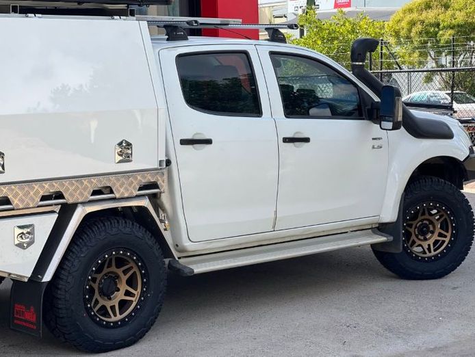 opposite-lock-townsville-established-4wd-accessories-workshop-3