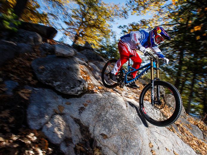 bicycle-shop-selling-high-end-mountain-bikes-with-repairs-service-1