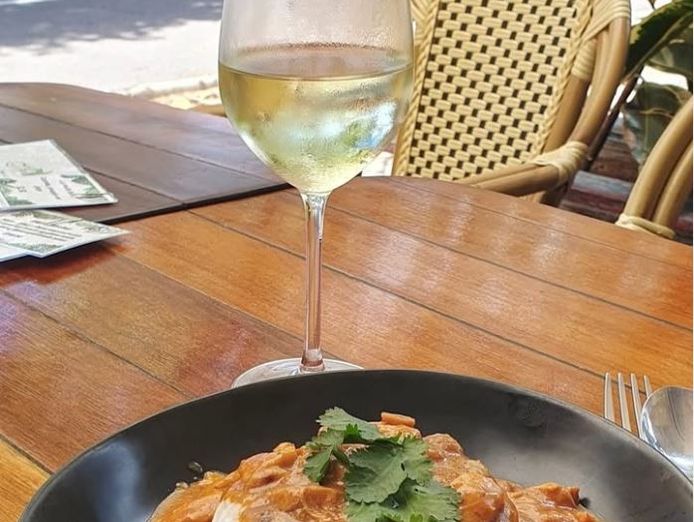 cafe-nourish-premium-beachside-hospitality-business-on-magnetic-island-1