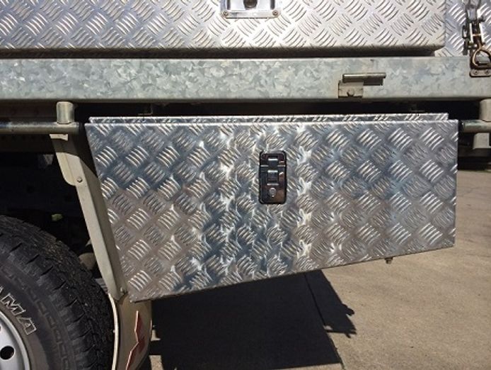 sheetmetal-fabrication-light-engineering-6