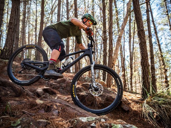 bicycle-shop-selling-high-end-mountain-bikes-with-repairs-service-4
