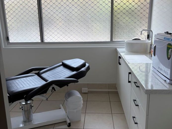 skin-beauty-clinic-in-an-established-health-wellness-hub-3