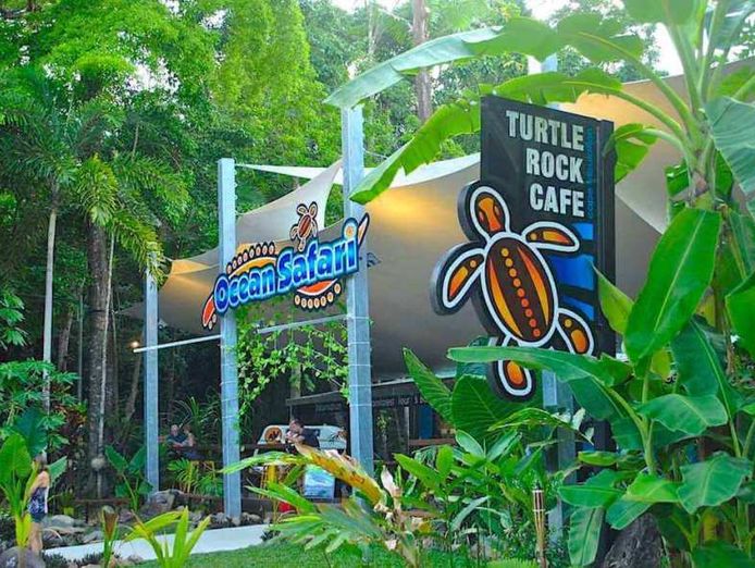 ocean-safari-safari-lodge-turtle-rock-cafe-accommodation-tourism-business-4